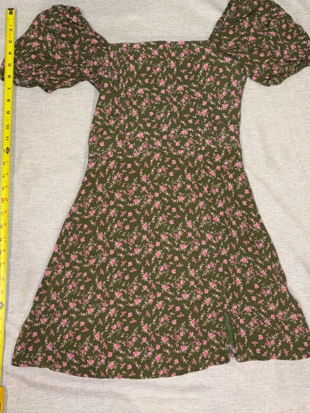 Green Francesca’s Floral Puff Sleeve Mini Dress
